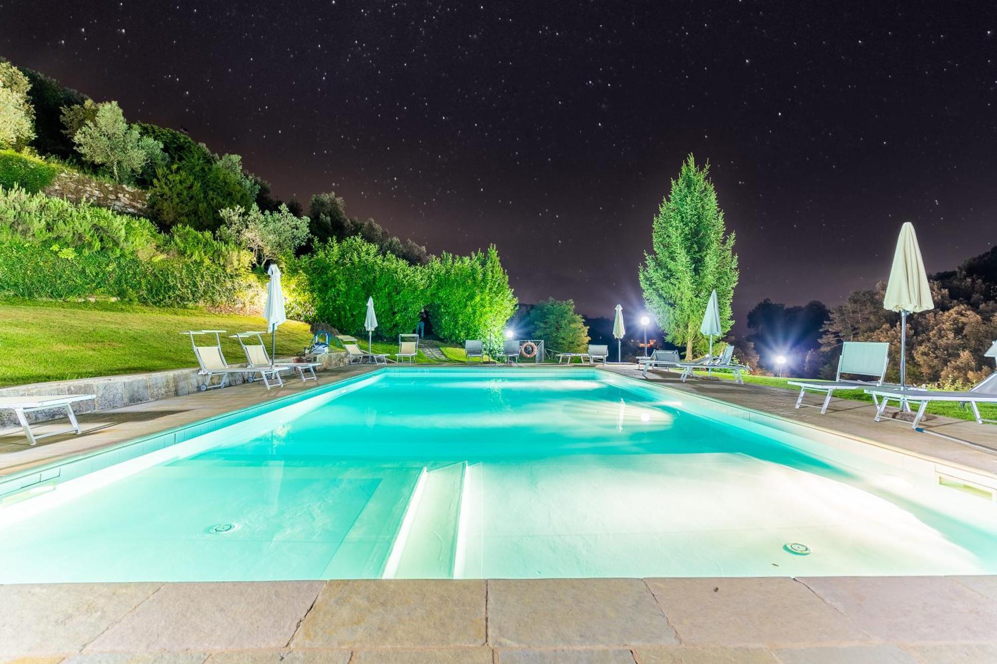 La Ferriera Exclusive Resort - Pool & Waterfall 로로시우펜나 외부 사진