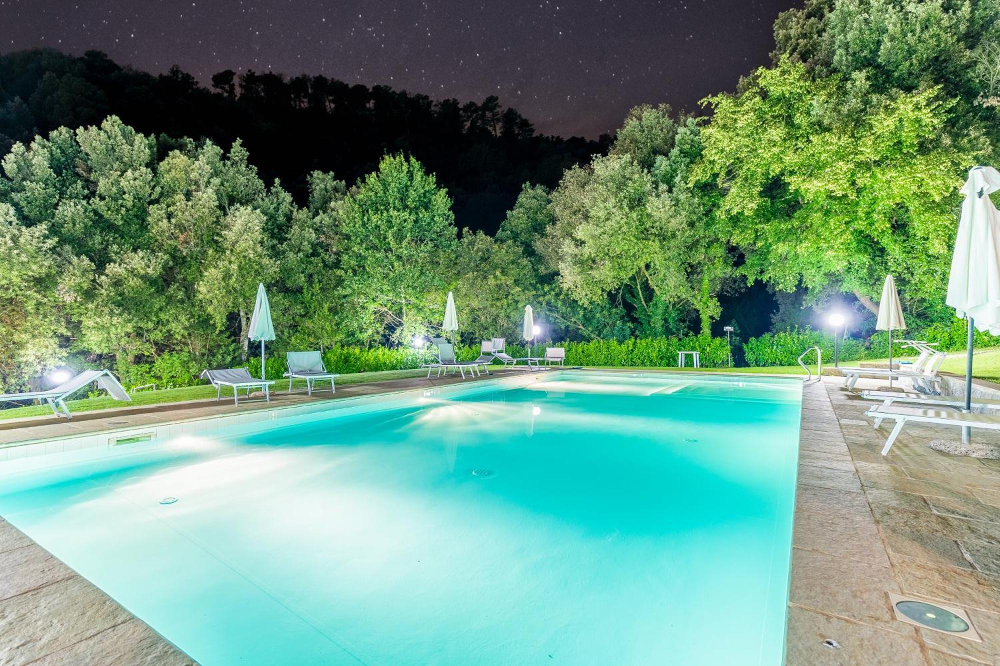 La Ferriera Exclusive Resort - Pool & Waterfall 로로시우펜나 외부 사진